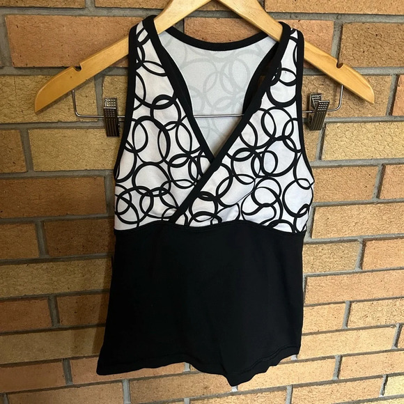 Lululemon Halter Tank Top Racerback White & Black Abstract V Neck Size 2-4 - Picture 1 of 5